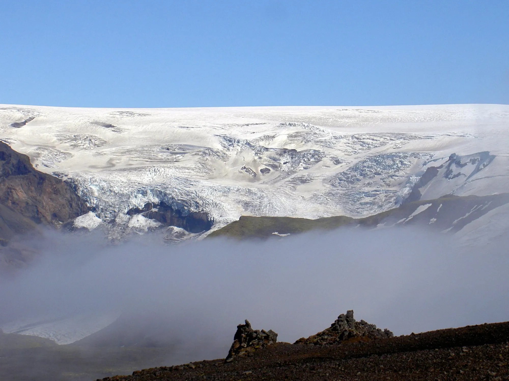 Le glacier Mýrdalsjökull recouvrant Katla, le volcan sous-glaciaire du sud de l’Islande dont les éruptions provoquent d’importantes crues de jökulhlaup