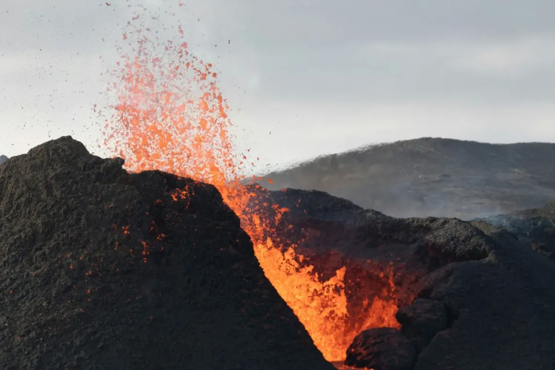Excursions volcaniques en Islande : géologie, itinéraires et guide de sécurité